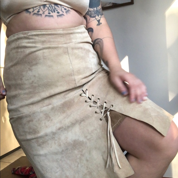 70s inspired suede tie up skirt - Picture 5 of 7